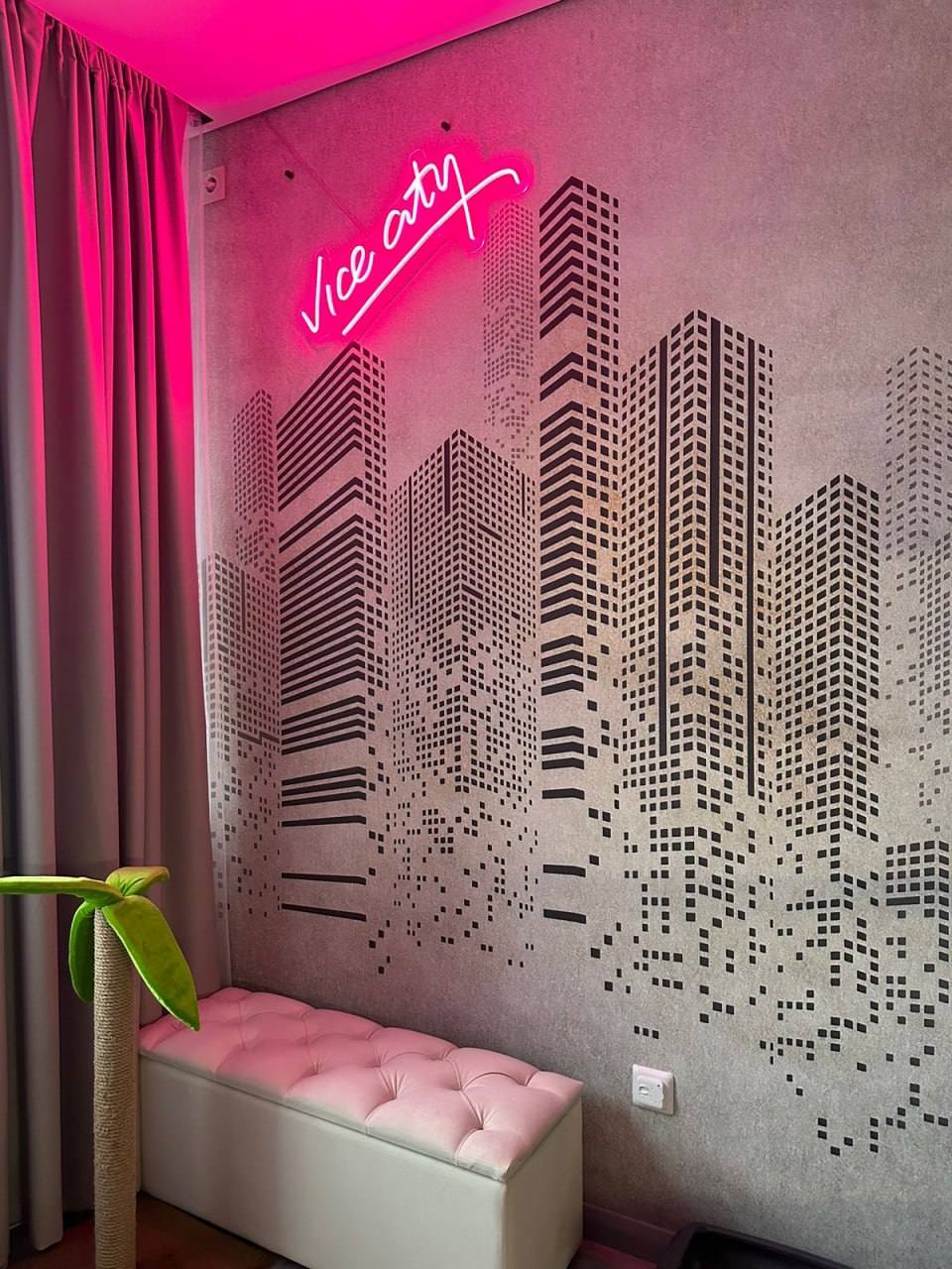 Под контентом в разделе города