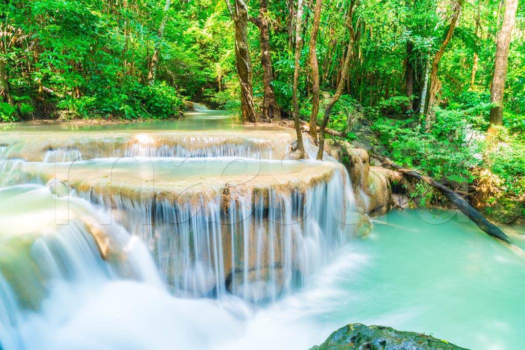 Фотообои Водопад в национальном парке Эраван в Таиланде