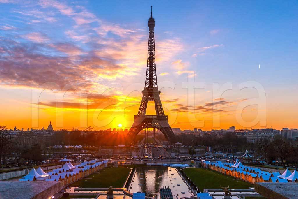 Фотообои Париж вечерний, вид на эйфелеву башню