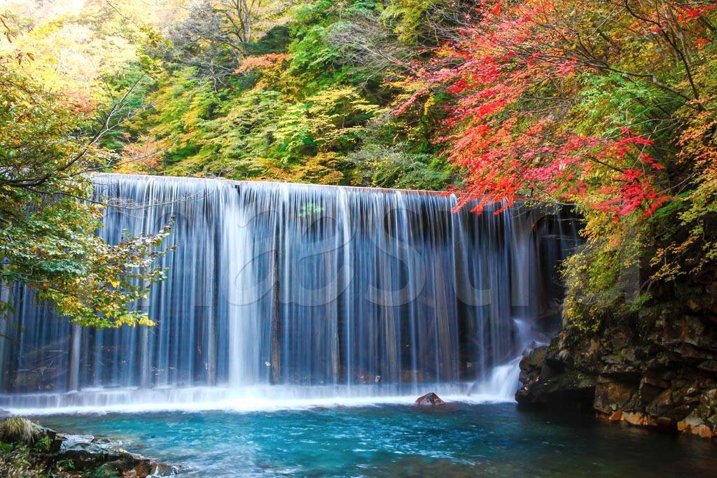 Фотообои Водопад в Японии