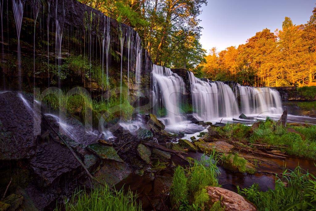 Фотообои Знаменитый водопад в Эстонии