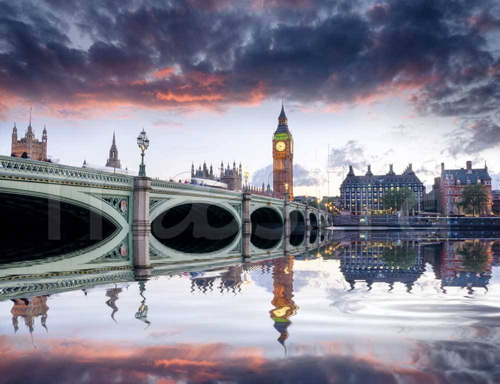 Фотообои Тучи нависшие над Лондоном