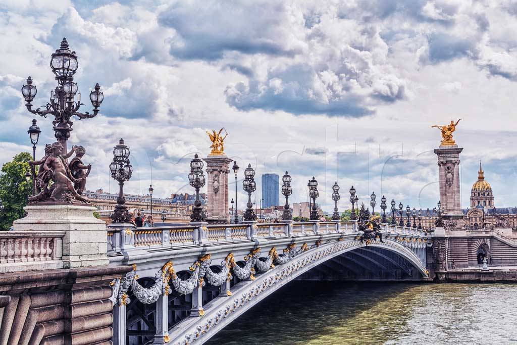 Фотообои Мост в Париже и серое небо