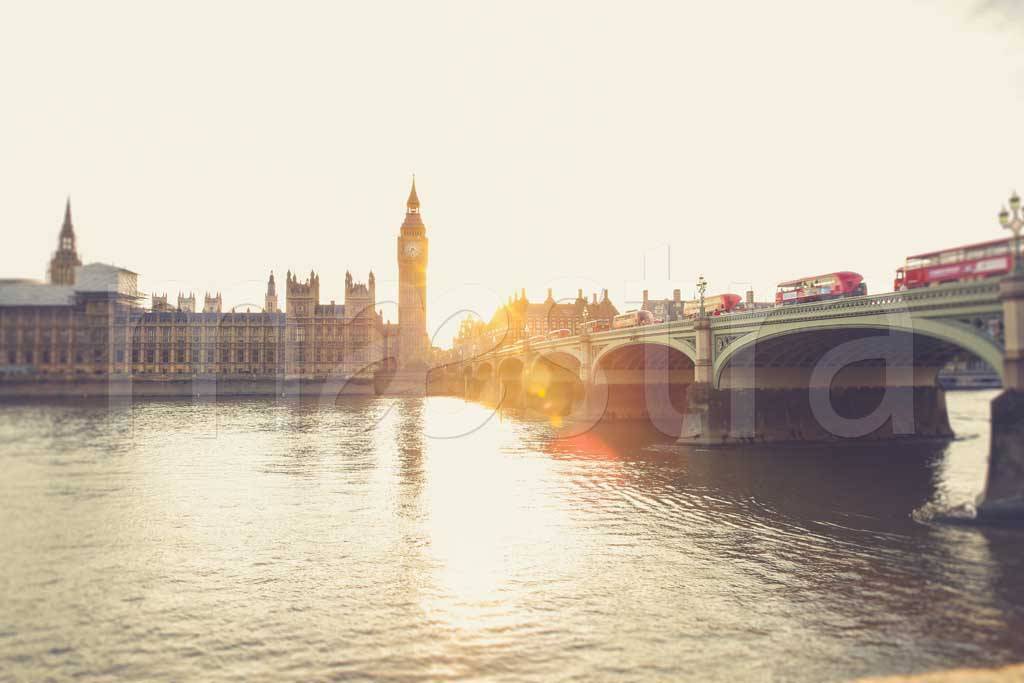 Фотообои Лондон в утренней дымке