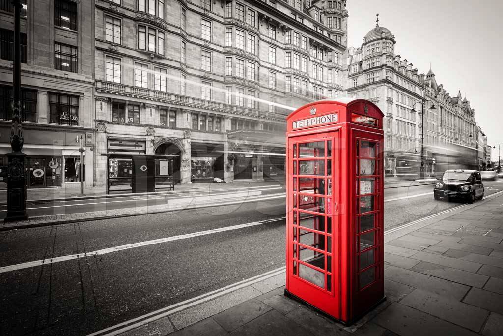 Фотообои Телефонная будка величественного Лондона