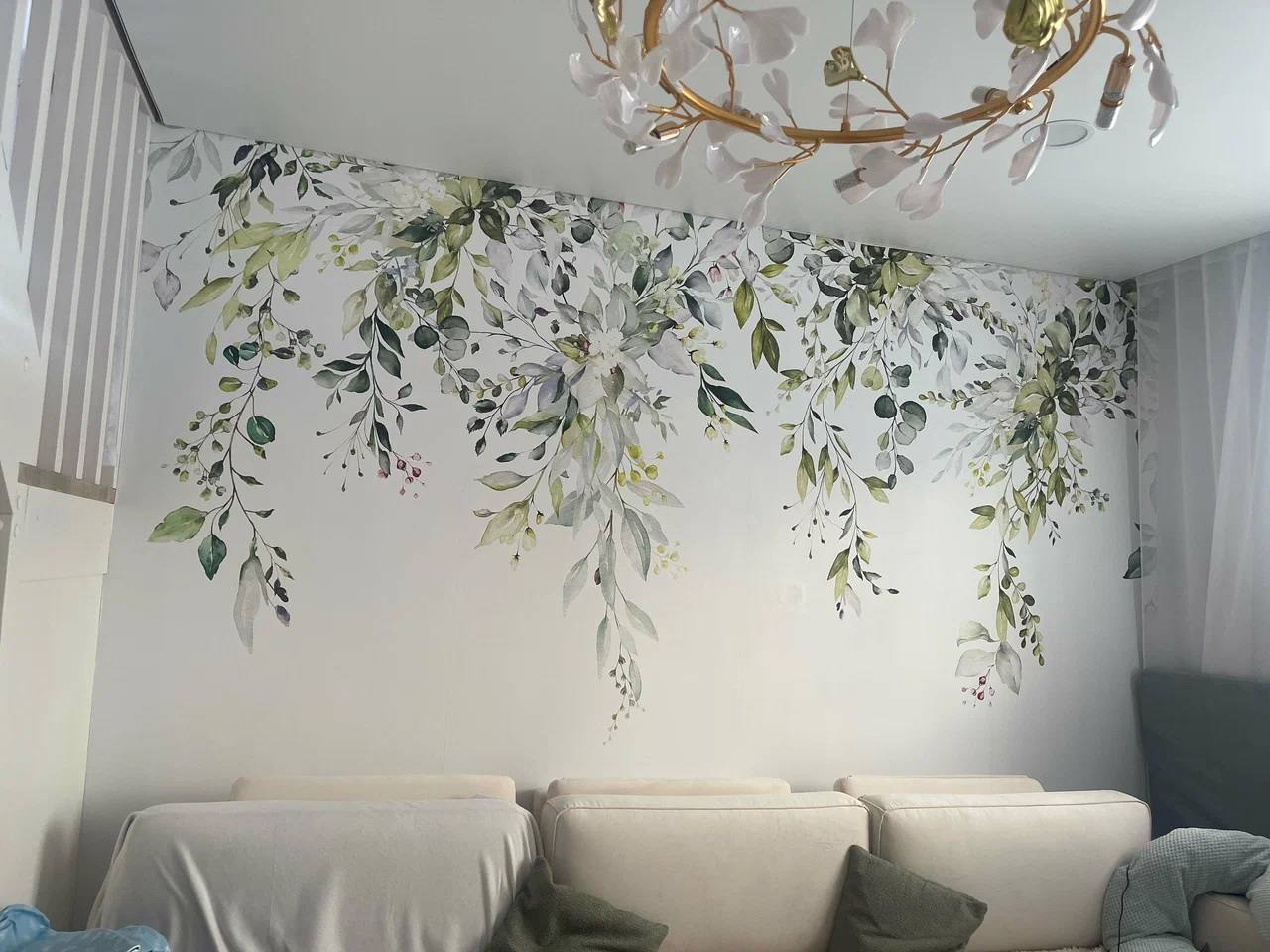 Под контентом в разделе листья