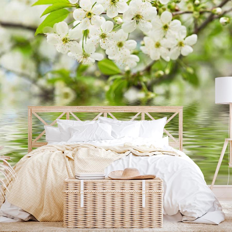 фотообои цветущая вишня у воды 10-096