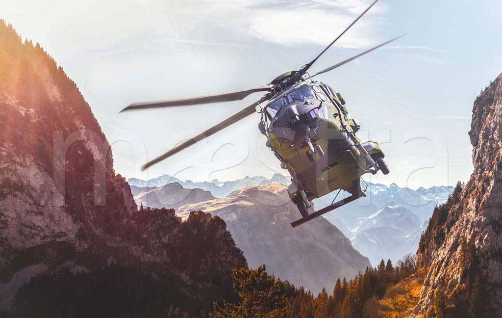 Фотообои Вертолет в горах