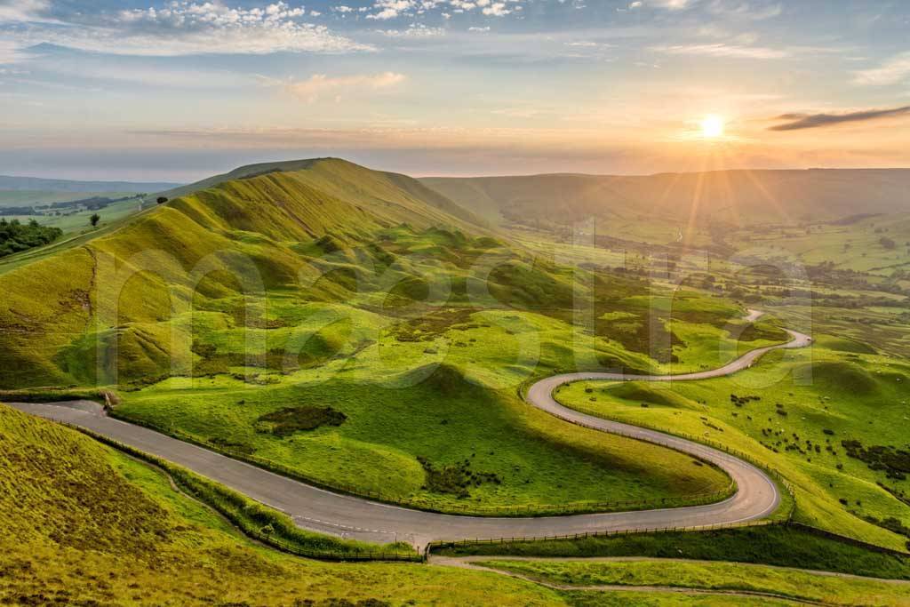 Фотообои Англия зеленые холмы