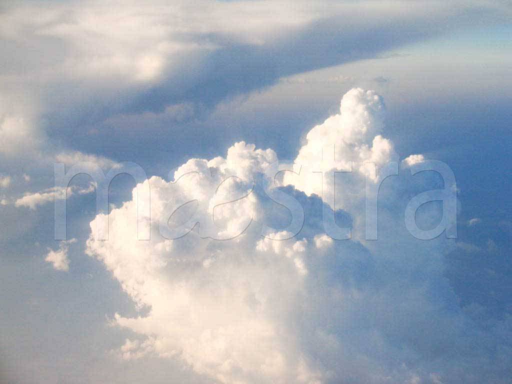 Фотообои Кучевые облака глубокого неба