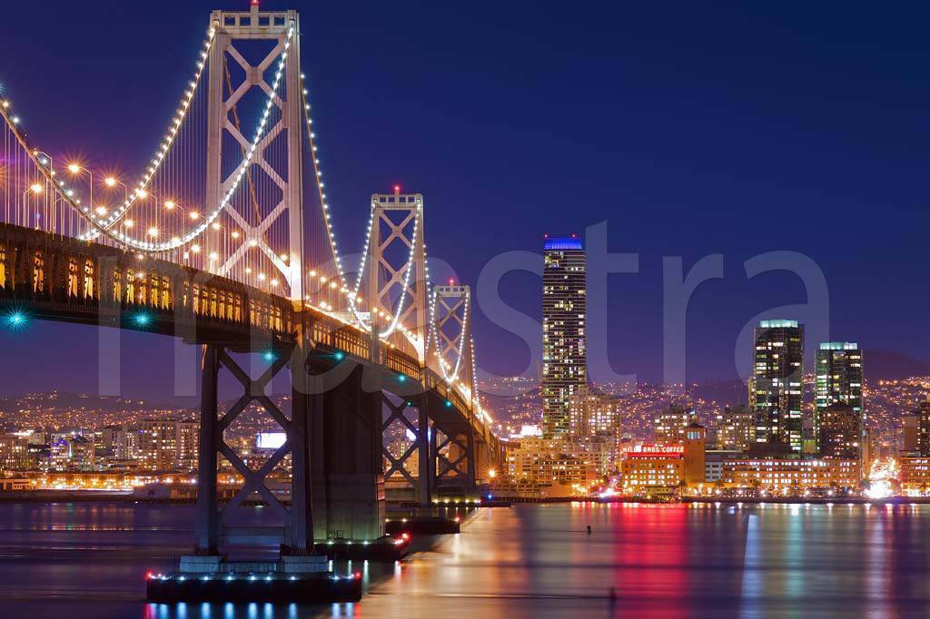 Фотообои Светящийся ночной мост к городу