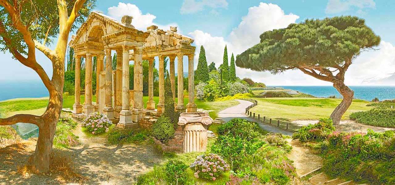 античные развалины амфитеатра на берегу моря 5-086