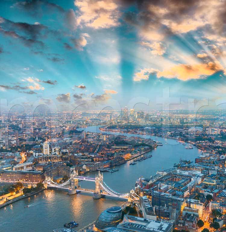 Фотообои Сказочно красивый вид на Лондон сверху